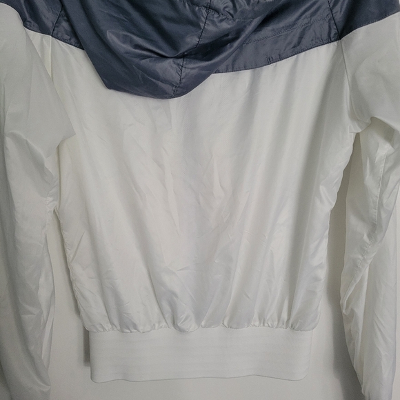 Nike Windbreaker The Windrunner Womens Small Front Zip Gray White - Picture 11 of 14